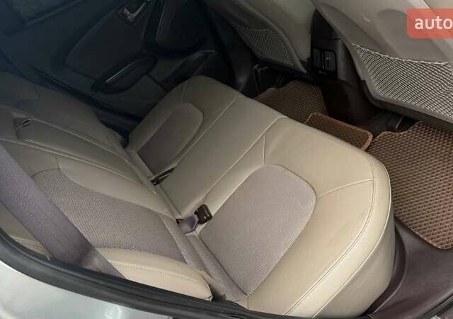 Серый Хендай их35, объемом двигателя 2.4 л и пробегом 127 тыс. км за 11650 $, фото 29 на Automoto.ua