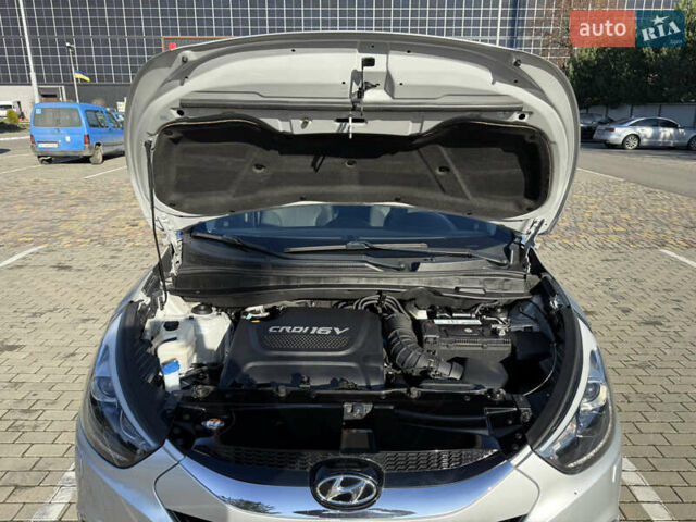 Серый Хендай их35, объемом двигателя 2 л и пробегом 187 тыс. км за 16600 $, фото 40 на Automoto.ua