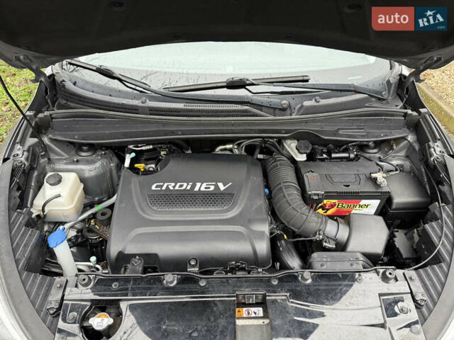 Серый Хендай их35, объемом двигателя 2 л и пробегом 124 тыс. км за 16850 $, фото 95 на Automoto.ua