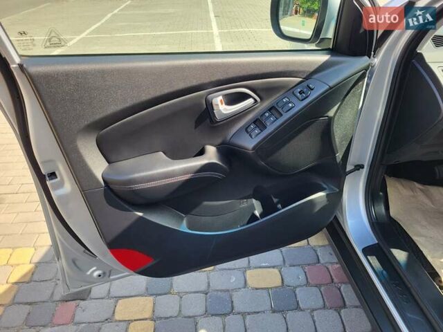 Серый Хендай их35, объемом двигателя 2 л и пробегом 221 тыс. км за 17150 $, фото 24 на Automoto.ua