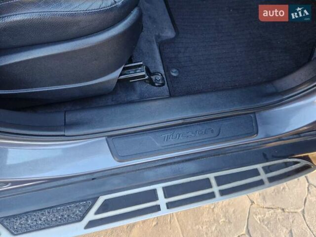 Серый Хендай их35, объемом двигателя 2 л и пробегом 138 тыс. км за 15200 $, фото 34 на Automoto.ua