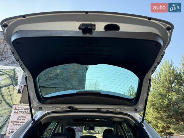 Серый Хендай их35, объемом двигателя 2 л и пробегом 187 тыс. км за 16600 $, фото 48 на Automoto.ua