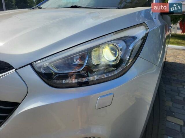 Серый Хендай их35, объемом двигателя 2 л и пробегом 221 тыс. км за 17150 $, фото 10 на Automoto.ua