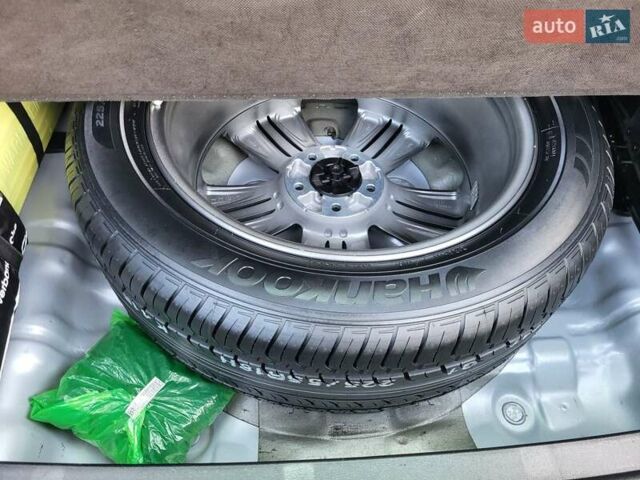 Серый Хендай их35, объемом двигателя 2 л и пробегом 221 тыс. км за 17150 $, фото 54 на Automoto.ua