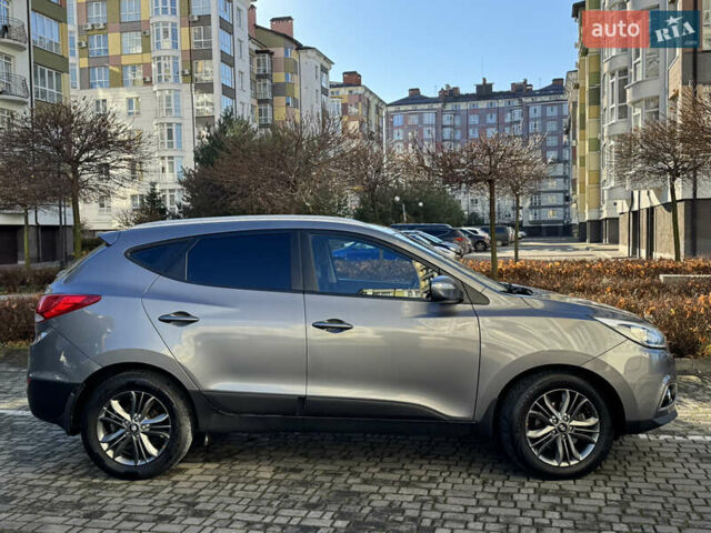 Серый Хендай их35, объемом двигателя 2 л и пробегом 96 тыс. км за 14899 $, фото 2 на Automoto.ua