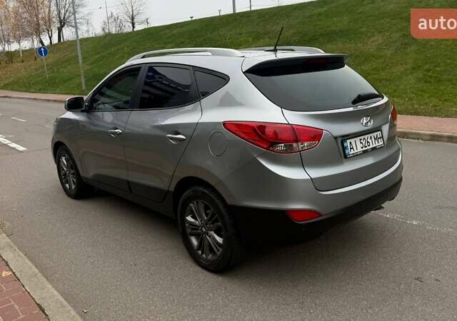 Серый Хендай их35, объемом двигателя 2.4 л и пробегом 127 тыс. км за 11650 $, фото 33 на Automoto.ua