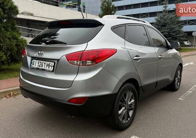 Серый Хендай их35, объемом двигателя 2.4 л и пробегом 127 тыс. км за 11650 $, фото 15 на Automoto.ua