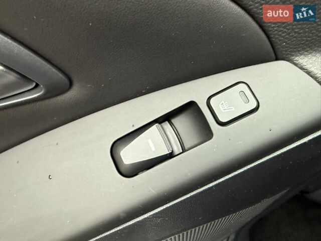 Серый Хендай их35, объемом двигателя 2 л и пробегом 124 тыс. км за 16850 $, фото 77 на Automoto.ua