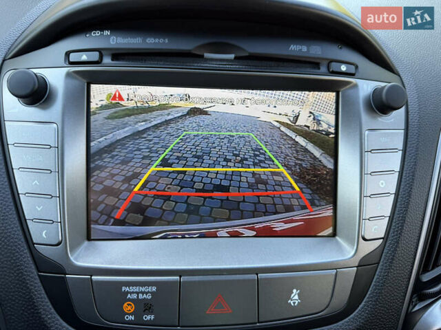 Серый Хендай их35, объемом двигателя 2 л и пробегом 187 тыс. км за 16600 $, фото 3 на Automoto.ua