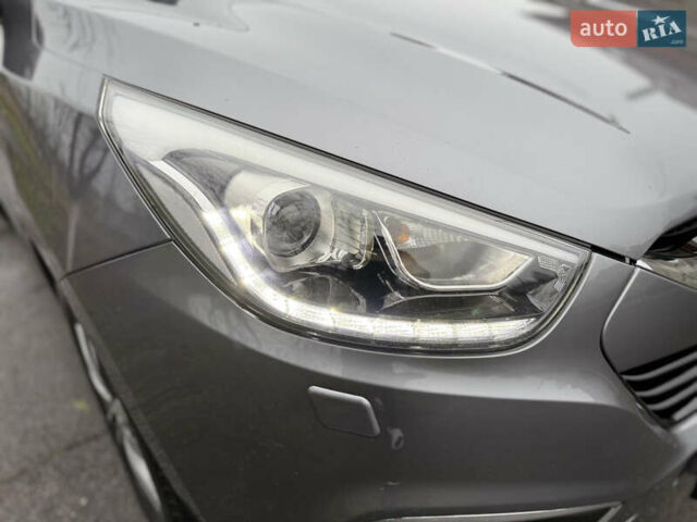 Серый Хендай их35, объемом двигателя 2 л и пробегом 124 тыс. км за 16850 $, фото 44 на Automoto.ua