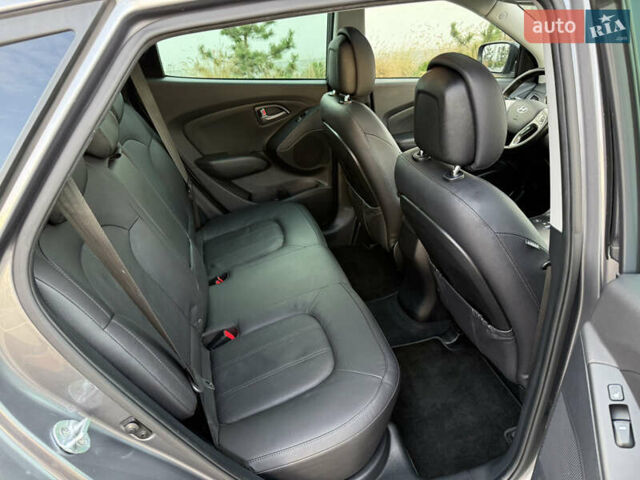 Сірий Хендай іх35, об'ємом двигуна 2 л та пробігом 124 тис. км за 16600 $, фото 79 на Automoto.ua