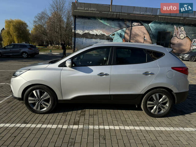 Серый Хендай их35, объемом двигателя 2 л и пробегом 187 тыс. км за 16600 $, фото 16 на Automoto.ua