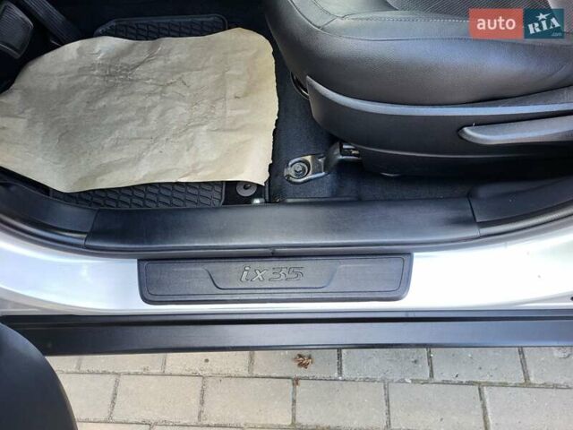 Серый Хендай их35, объемом двигателя 2 л и пробегом 221 тыс. км за 17150 $, фото 41 на Automoto.ua