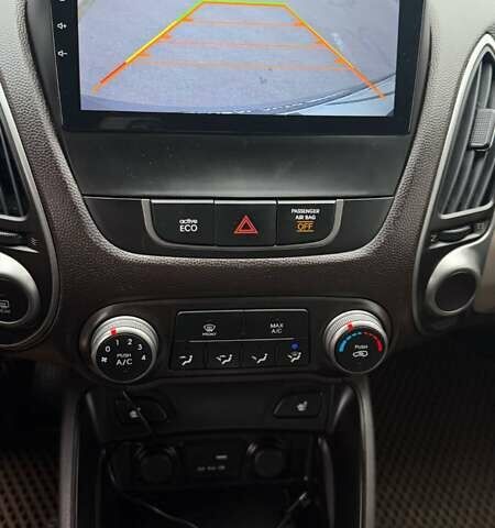 Серый Хендай их35, объемом двигателя 2.4 л и пробегом 127 тыс. км за 11650 $, фото 18 на Automoto.ua