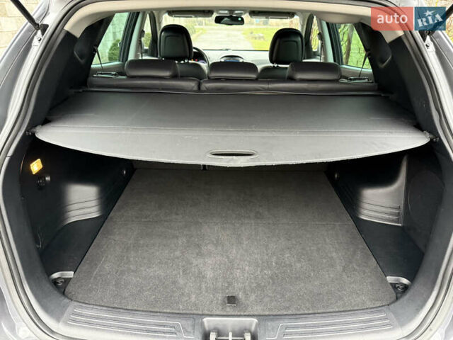 Серый Хендай их35, объемом двигателя 2 л и пробегом 124 тыс. км за 16850 $, фото 91 на Automoto.ua