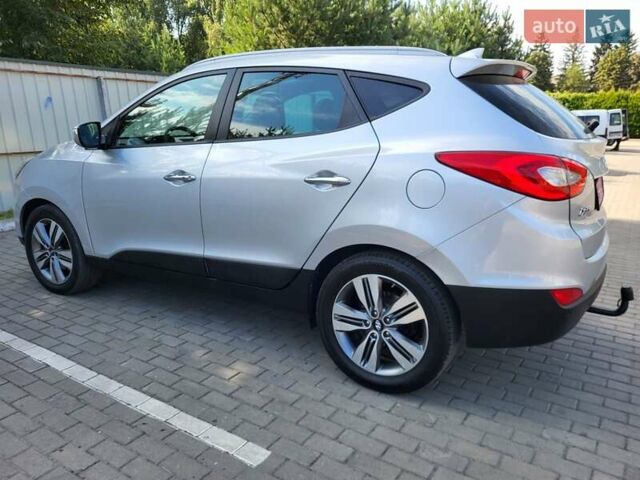 Серый Хендай их35, объемом двигателя 2 л и пробегом 221 тыс. км за 17150 $, фото 2 на Automoto.ua