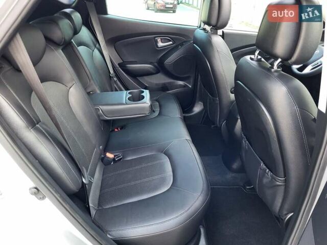 Серый Хендай их35, объемом двигателя 2 л и пробегом 221 тыс. км за 17150 $, фото 46 на Automoto.ua