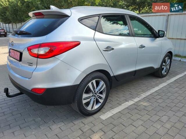 Серый Хендай их35, объемом двигателя 2 л и пробегом 221 тыс. км за 17150 $, фото 4 на Automoto.ua