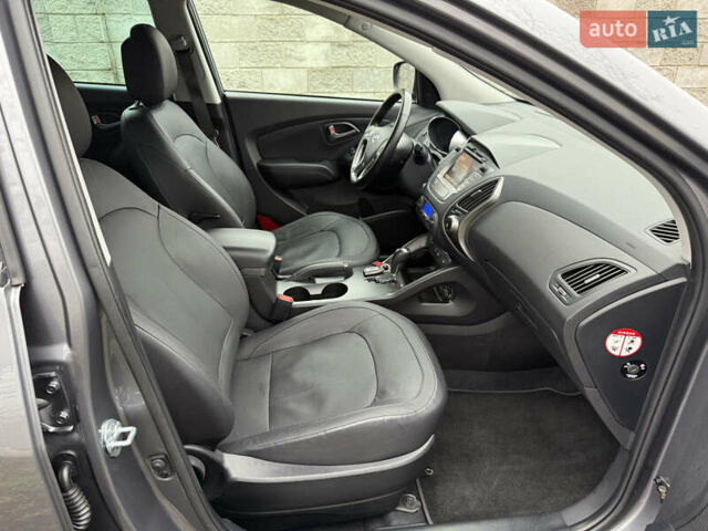 Серый Хендай их35, объемом двигателя 2 л и пробегом 124 тыс. км за 16850 $, фото 84 на Automoto.ua