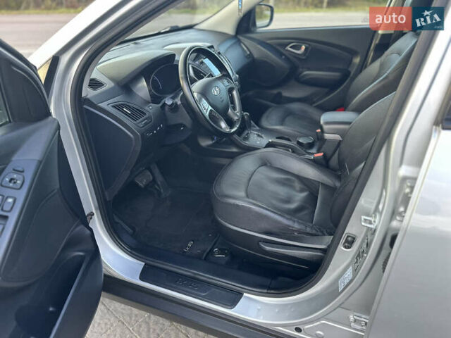 Хендай их35 2014 в Бродах на Automoto.ua Серый Хендай их35, объемом двигателя 2 л и пробегом 180 тыс. км за 15500 $, фото 16 на Automoto.ua