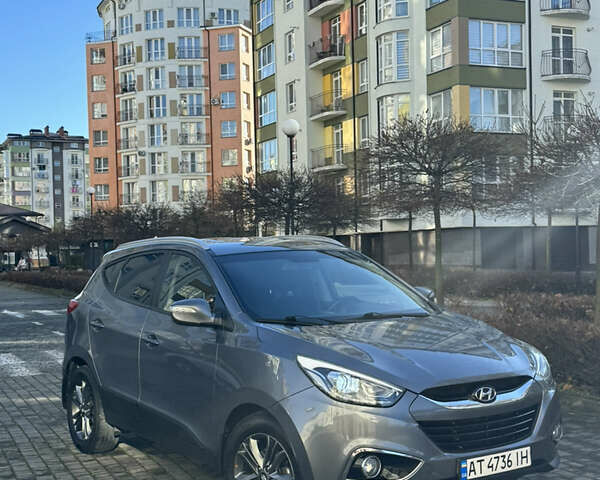 Серый Хендай их35, объемом двигателя 2 л и пробегом 96 тыс. км за 14899 $, фото 1 на Automoto.ua
