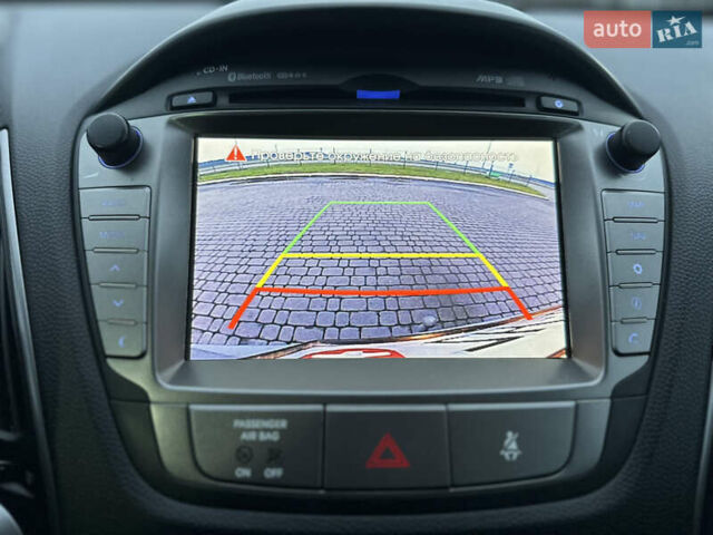 Серый Хендай их35, объемом двигателя 2 л и пробегом 180 тыс. км за 15000 $, фото 24 на Automoto.ua