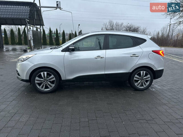 Серый Хендай их35, объемом двигателя 2 л и пробегом 180 тыс. км за 15100 $, фото 3 на Automoto.ua