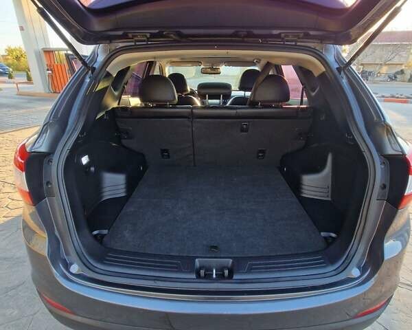 Серый Хендай их35, объемом двигателя 2 л и пробегом 138 тыс. км за 15200 $, фото 29 на Automoto.ua