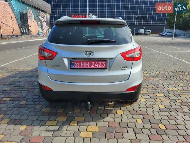 Серый Хендай их35, объемом двигателя 2 л и пробегом 221 тыс. км за 17150 $, фото 18 на Automoto.ua
