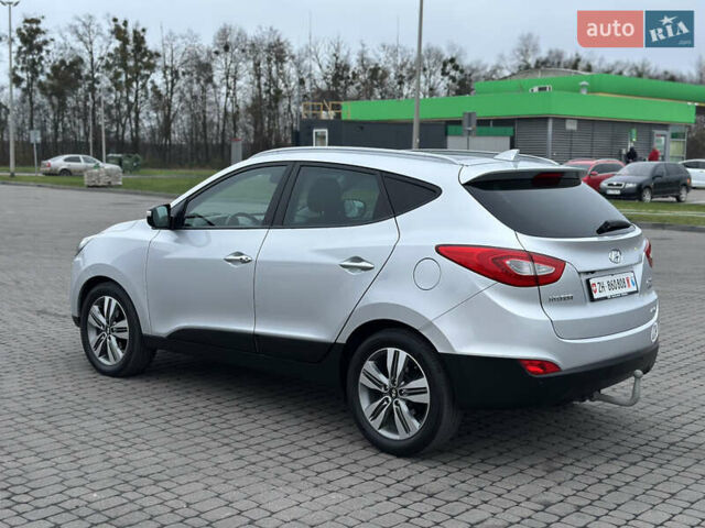 Серый Хендай их35, объемом двигателя 2 л и пробегом 180 тыс. км за 15000 $, фото 5 на Automoto.ua