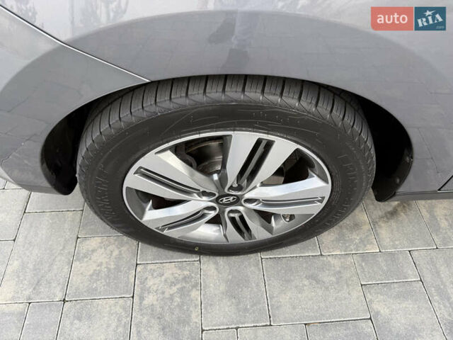 Сірий Хендай іх35, об'ємом двигуна 2 л та пробігом 124 тис. км за 16600 $, фото 20 на Automoto.ua
