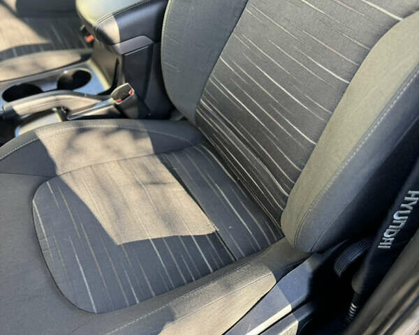 Серый Хендай их35, объемом двигателя 2 л и пробегом 96 тыс. км за 14899 $, фото 26 на Automoto.ua