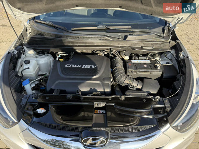 Серый Хендай их35, объемом двигателя 2 л и пробегом 187 тыс. км за 16600 $, фото 41 на Automoto.ua