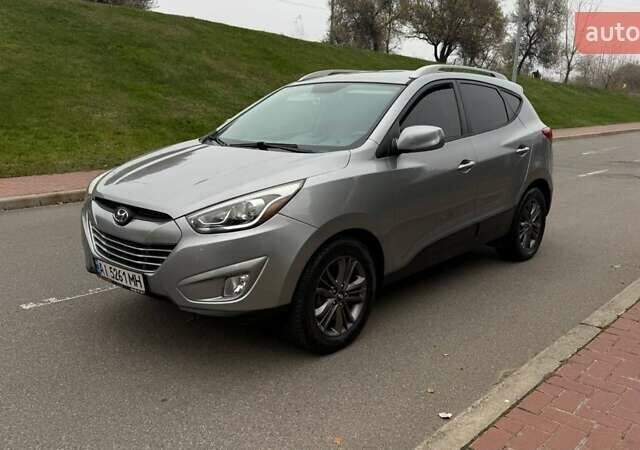 Серый Хендай их35, объемом двигателя 2.4 л и пробегом 127 тыс. км за 11650 $, фото 6 на Automoto.ua