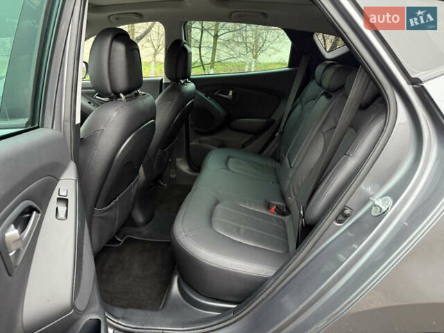 Серый Хендай их35, объемом двигателя 2 л и пробегом 124 тыс. км за 16850 $, фото 73 на Automoto.ua