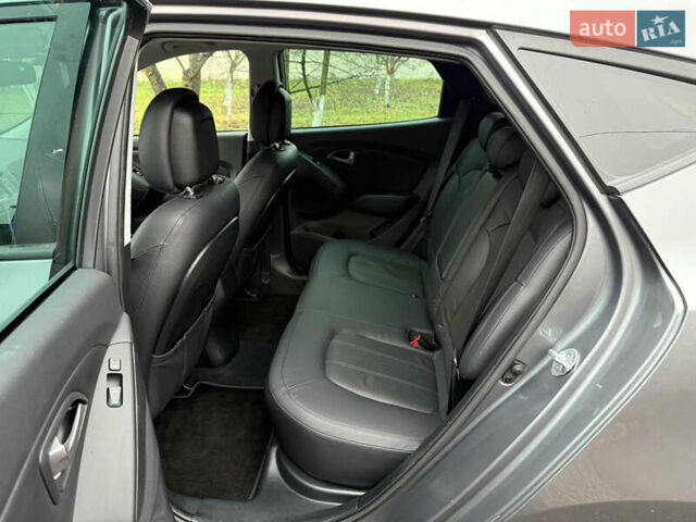 Серый Хендай их35, объемом двигателя 2 л и пробегом 124 тыс. км за 16850 $, фото 72 на Automoto.ua