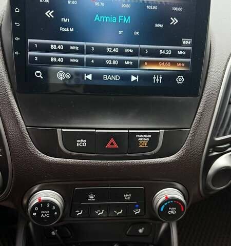 Серый Хендай их35, объемом двигателя 2.4 л и пробегом 127 тыс. км за 11650 $, фото 27 на Automoto.ua