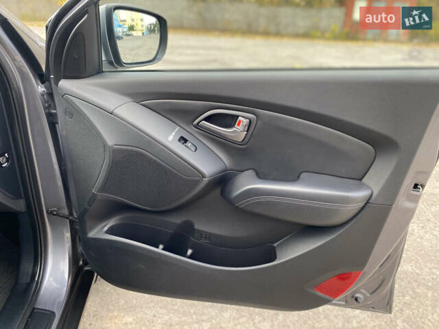 Хендай их35 2014 в Виннице на Automoto.ua Серый Хендай их35, объемом двигателя 1.7 л и пробегом 189 тыс. км за 14300 $, фото 49 на Automoto.ua
