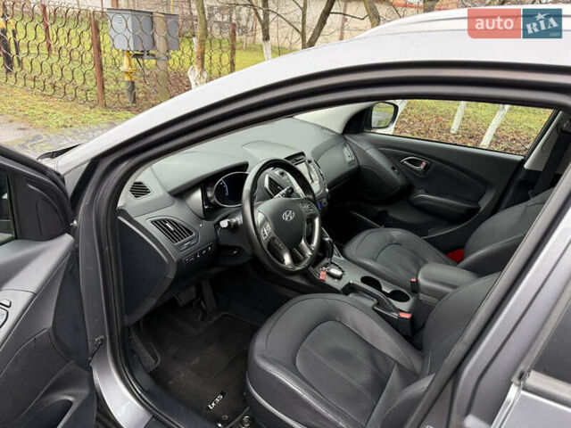 Серый Хендай их35, объемом двигателя 2 л и пробегом 124 тыс. км за 16850 $, фото 70 на Automoto.ua