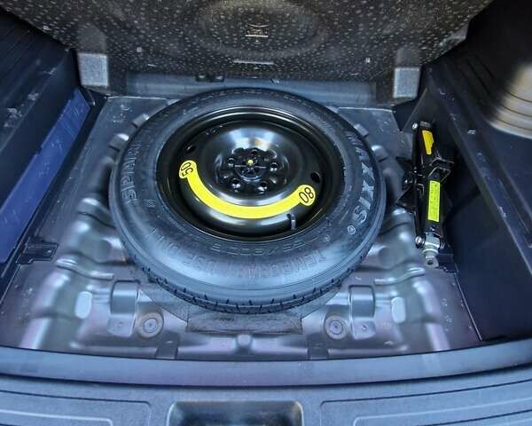 Серый Хендай их35, объемом двигателя 2 л и пробегом 138 тыс. км за 15200 $, фото 31 на Automoto.ua