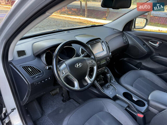 Серый Хендай их35, объемом двигателя 2 л и пробегом 187 тыс. км за 16600 $, фото 89 на Automoto.ua