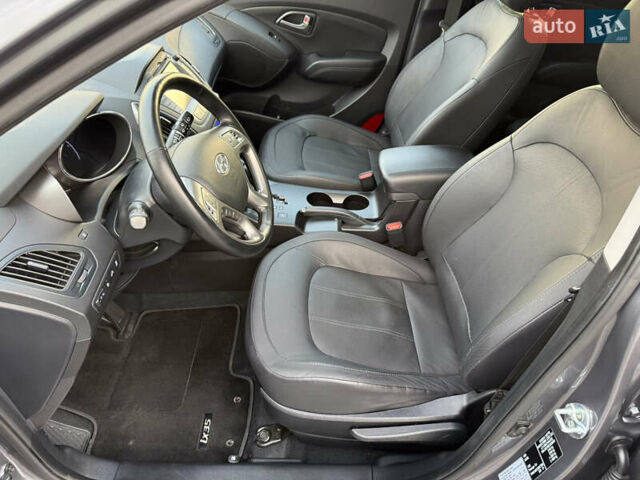 Сірий Хендай іх35, об'ємом двигуна 2 л та пробігом 124 тис. км за 16600 $, фото 69 на Automoto.ua