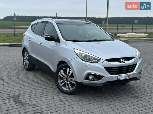 Серый Хендай их35, объемом двигателя 2 л и пробегом 180 тыс. км за 15000 $, фото 2 на Automoto.ua