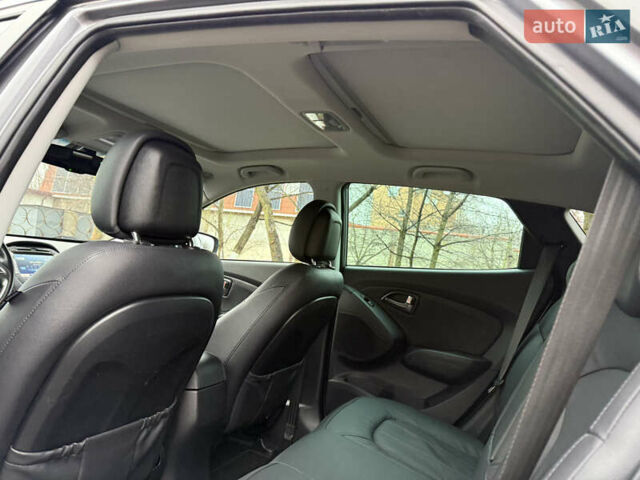 Серый Хендай их35, объемом двигателя 2 л и пробегом 124 тыс. км за 16850 $, фото 75 на Automoto.ua