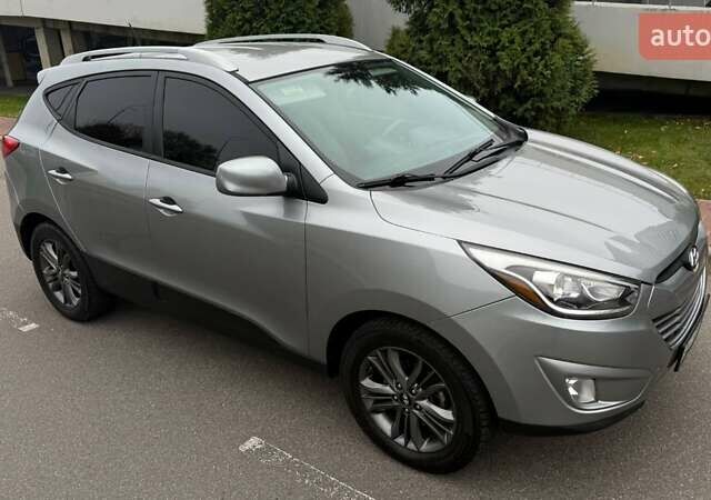 Серый Хендай их35, объемом двигателя 2.4 л и пробегом 127 тыс. км за 11650 $, фото 13 на Automoto.ua