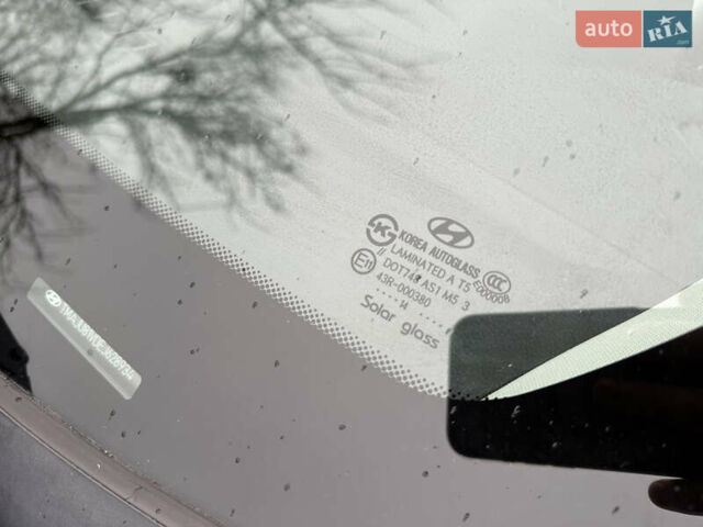 Серый Хендай их35, объемом двигателя 2 л и пробегом 124 тыс. км за 16850 $, фото 24 на Automoto.ua
