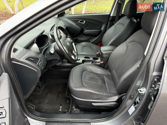 Серый Хендай их35, объемом двигателя 2 л и пробегом 124 тыс. км за 16850 $, фото 68 на Automoto.ua