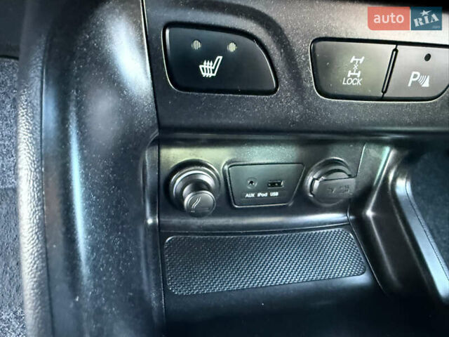 Серый Хендай их35, объемом двигателя 2 л и пробегом 187 тыс. км за 16600 $, фото 95 на Automoto.ua