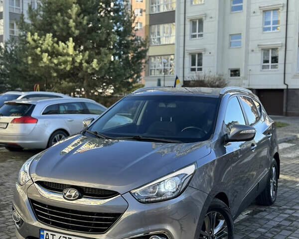 Серый Хендай их35, объемом двигателя 2 л и пробегом 96 тыс. км за 14899 $, фото 3 на Automoto.ua