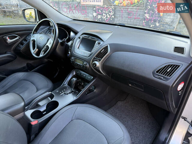 Серый Хендай их35, объемом двигателя 2 л и пробегом 187 тыс. км за 16600 $, фото 66 на Automoto.ua